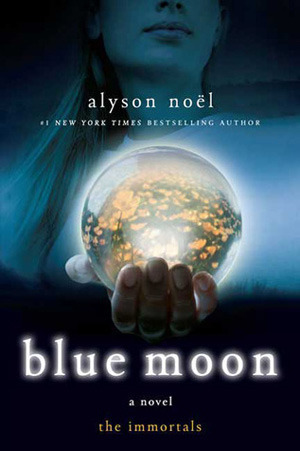 Cover image for Blue Moon by Alyson Noël.