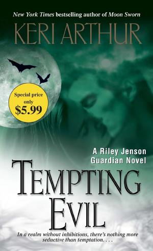 Cover image for Tempting Evil by Keri Arthur.