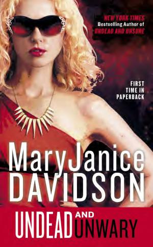 Cover image for Undead and Unwary by Maryjanice Davidson.